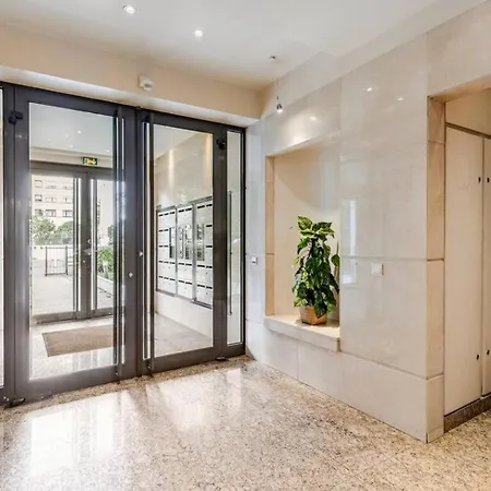 Lejlighed Modern House Courbevoie