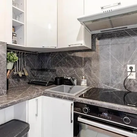 Modern House Apartment *