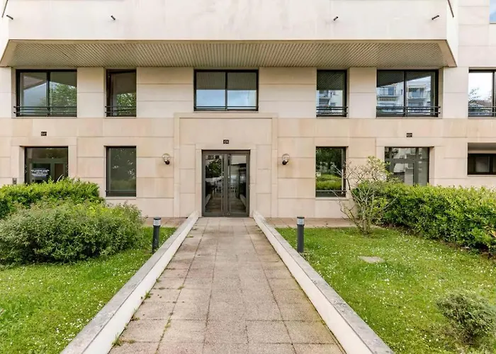 Modern House كوربوفوا
